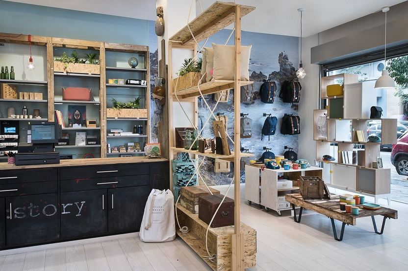 Story, Shenkin 64, Tel Aviv, Storefront, 2016. A project by Maayan Kalo.
